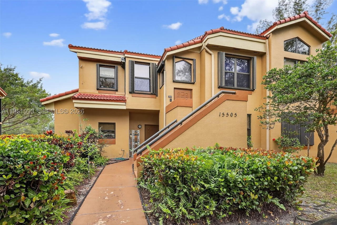 Real estate property located at 15505 Miami Lakeway N #201, Miami-dade, Celebration Point Condo #, Miami Lakes, FL