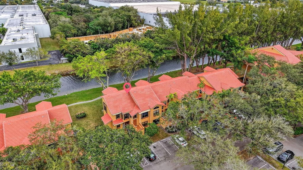 Real estate property located at 15505 Miami Lakeway N #201, Miami-dade, Celebration Point Condo #, Miami Lakes, FL