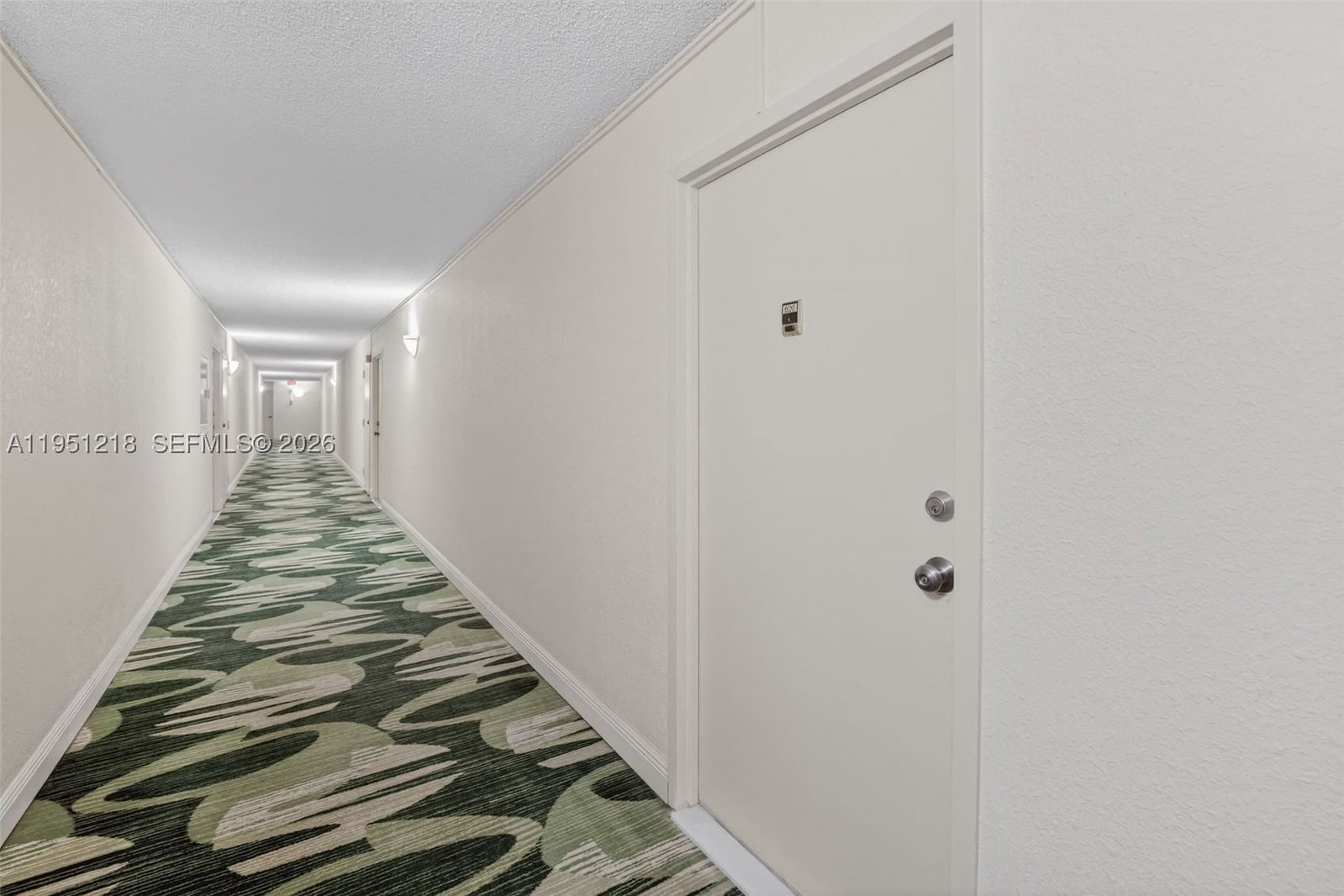 Real estate property located at 1000 Parkview Dr #806, Broward, Oceanview Park Condo, Hallandale Beach, FL