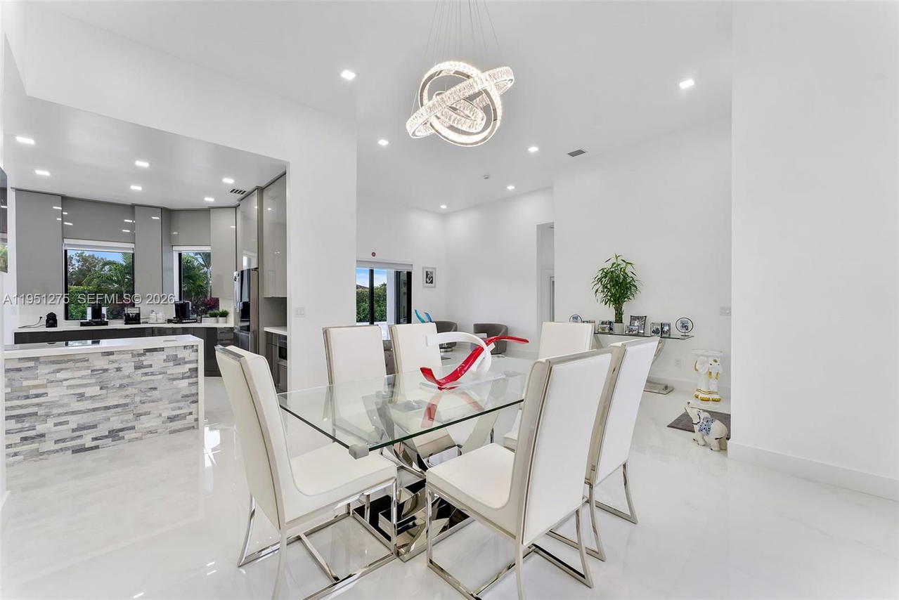 Real estate property located at 13118 215th Ter, Miami-dade, Oak South Estates, Miami, FL