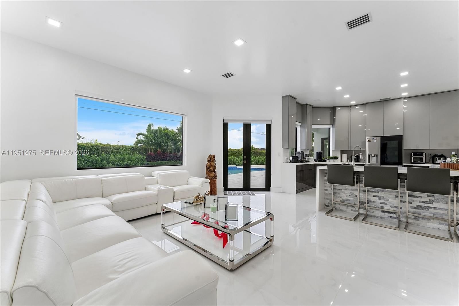 Real estate property located at 13118 215th Ter, Miami-dade, Oak South Estates, Miami, FL
