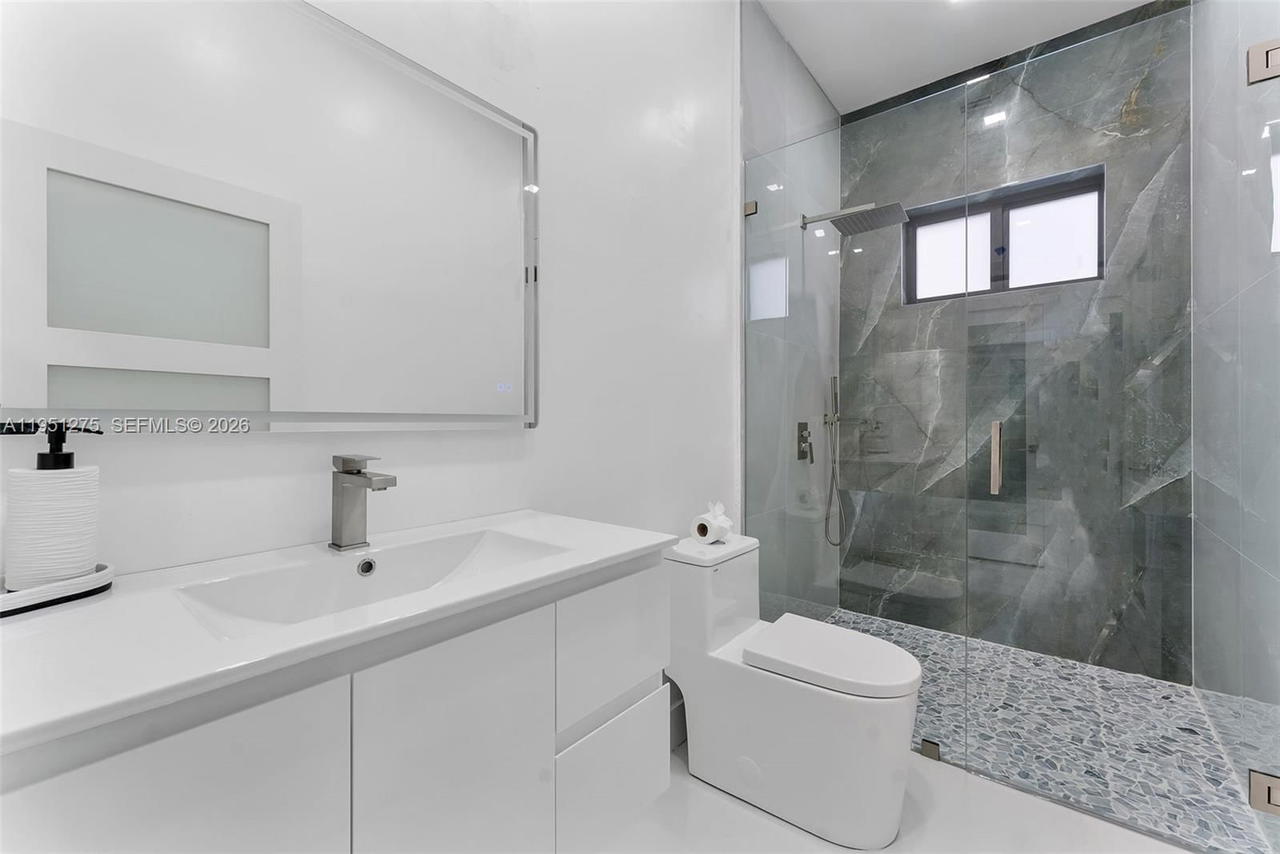 Real estate property located at 13118 215th Ter, Miami-dade, Oak South Estates, Miami, FL