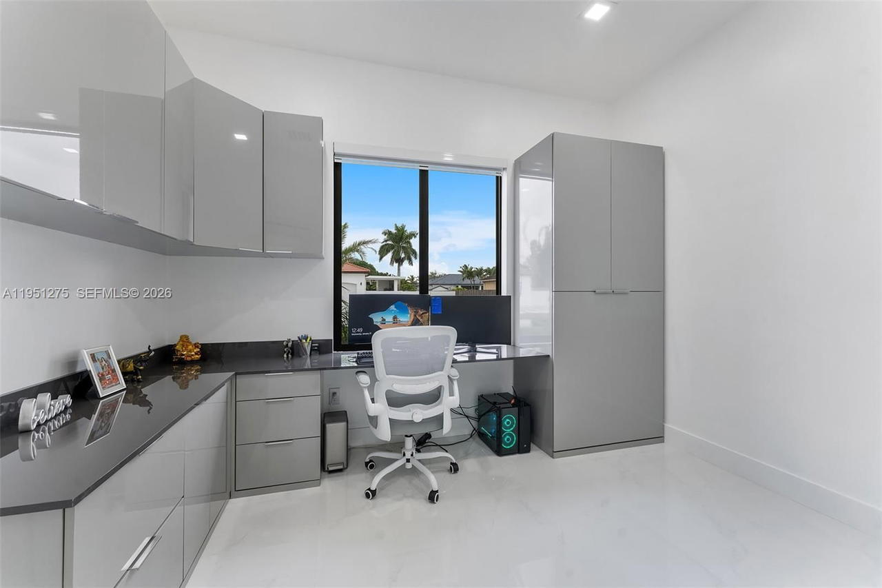 Real estate property located at 13118 215th Ter, Miami-dade, Oak South Estates, Miami, FL