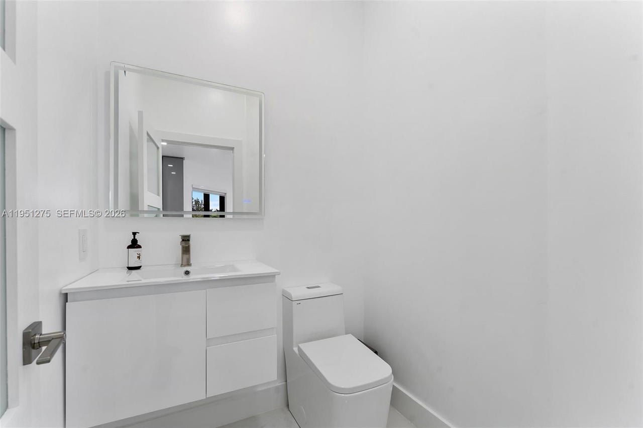 Real estate property located at 13118 215th Ter, Miami-dade, Oak South Estates, Miami, FL