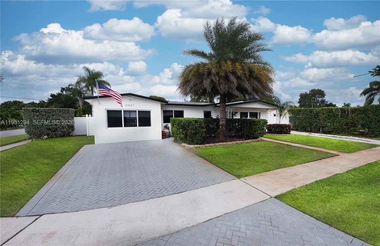 Real estate property located at 6661 6th St, Broward, Boulevard Heights Sec Ten, Pembroke Pines, FL