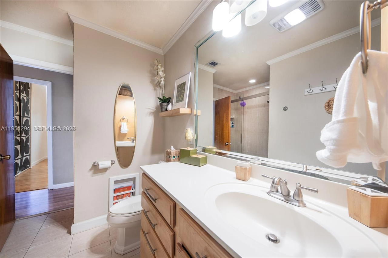 Real estate property located at 6661 6th St, Broward, Boulevard Heights Sec Ten, Pembroke Pines, FL