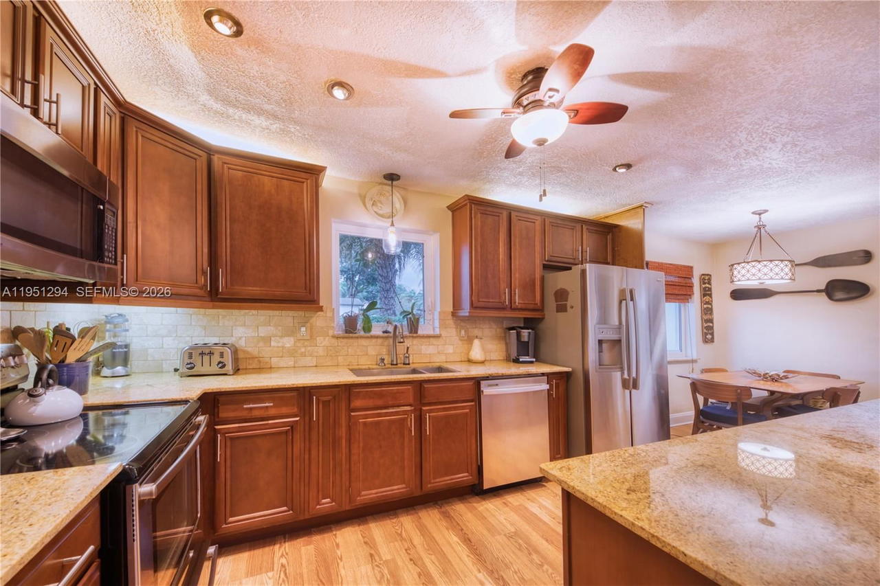 Real estate property located at 6661 6th St, Broward, Boulevard Heights Sec Ten, Pembroke Pines, FL