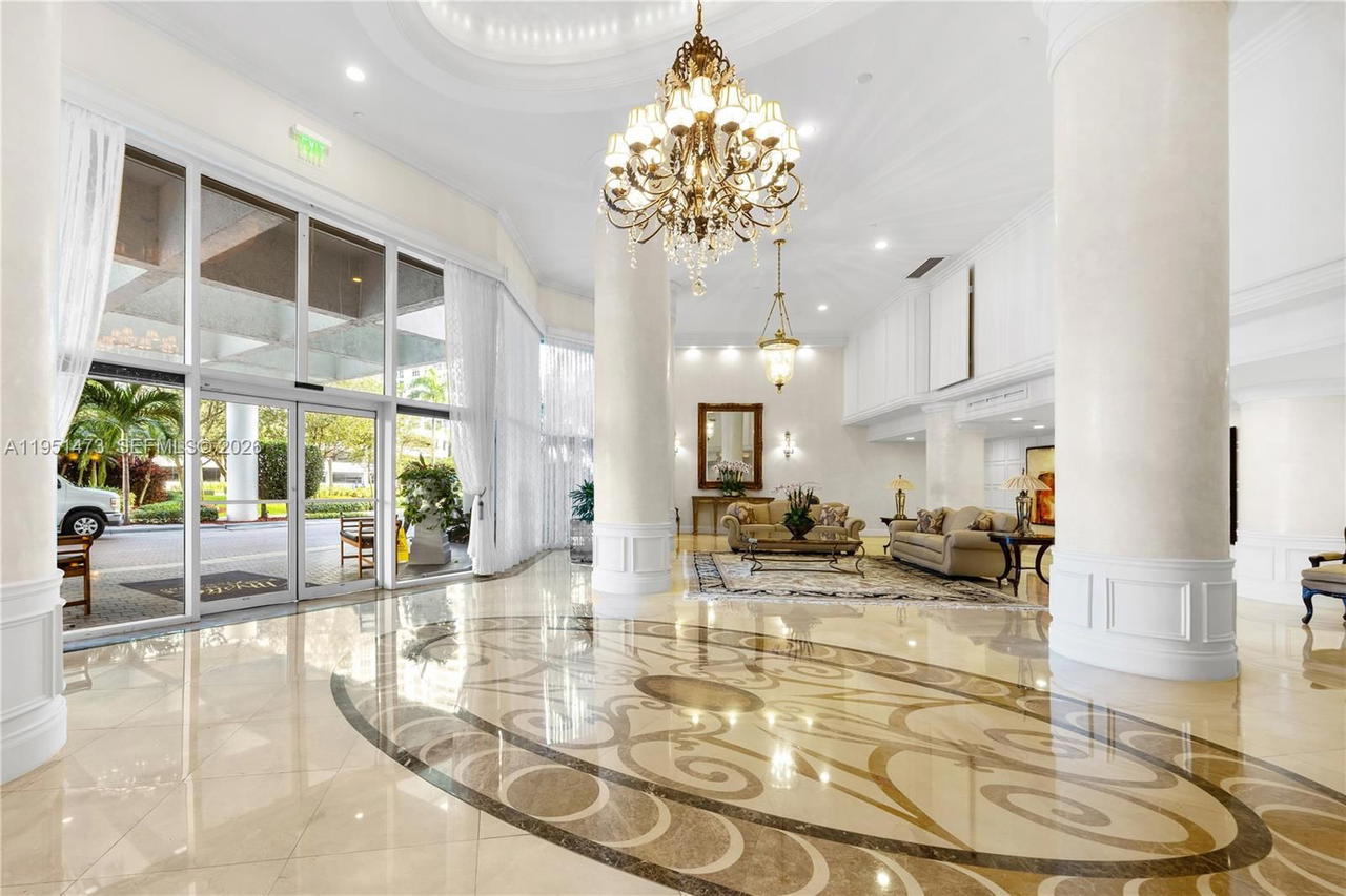 Real estate property located at 3530 Mystic Pointe Dr #1206, Miami-dade, Mystic Pointe Tower 500 C, Aventura, FL