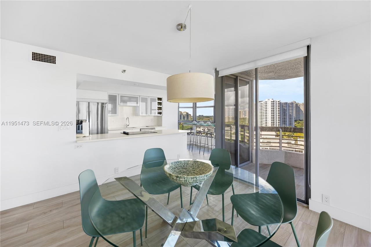 Real estate property located at 3530 Mystic Pointe Dr #1206, Miami-dade, Mystic Pointe Tower 500 C, Aventura, FL