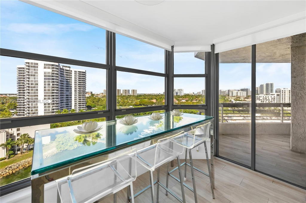 Real estate property located at 3530 Mystic Pointe Dr #1206, Miami-dade, Mystic Pointe Tower 500 C, Aventura, FL