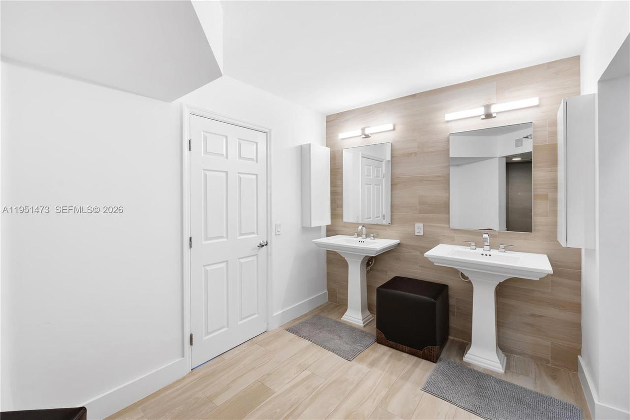Real estate property located at 3530 Mystic Pointe Dr #1206, Miami-dade, Mystic Pointe Tower 500 C, Aventura, FL