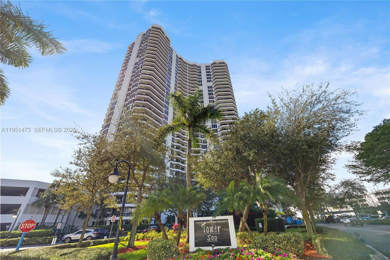 Real estate property located at 3530 Mystic Pointe Dr #1206, Miami-dade, Mystic Pointe Tower 500 C, Aventura, FL