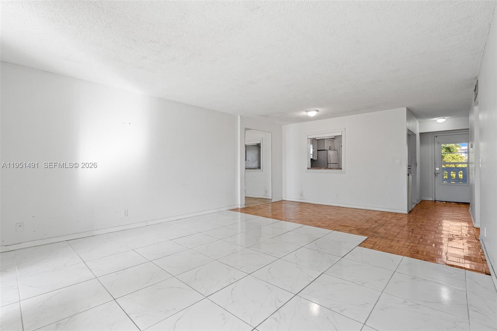 Real estate property located at 1024 3rd Ave #301, Broward, Meadowbrook Lakes Condo, Dania Beach, FL