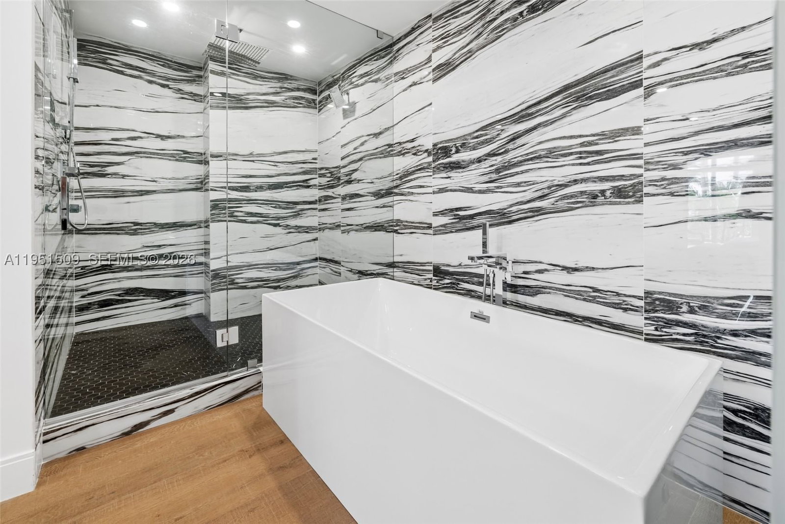 Real estate property located at 2225 Fisher Island Dr #3205, Miami-dade, Bayside Village Condo, Miami Beach, FL