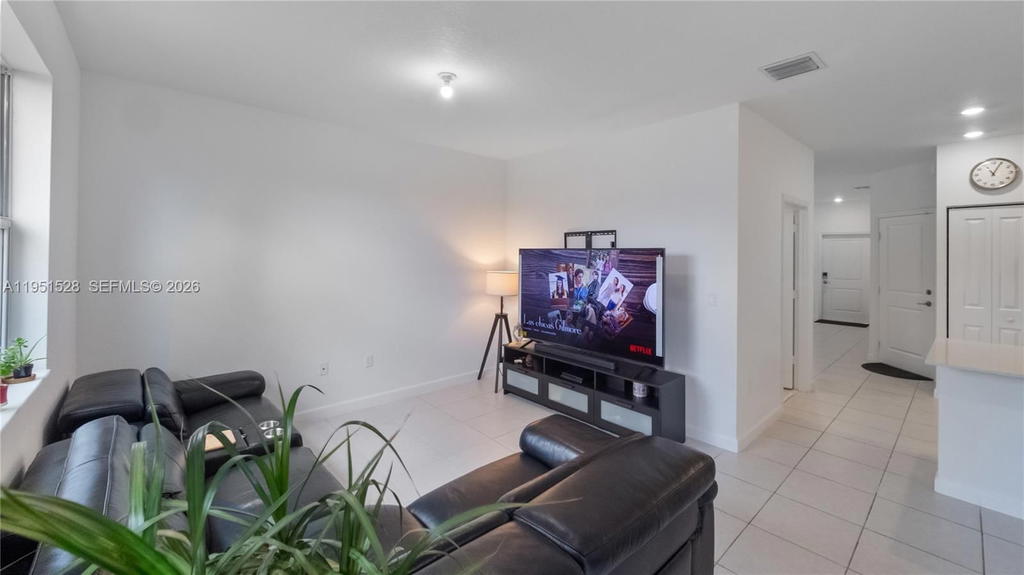 Real estate property located at 5544 27th Pl, Broward, Calcutta First Addition, Lauderhill, FL