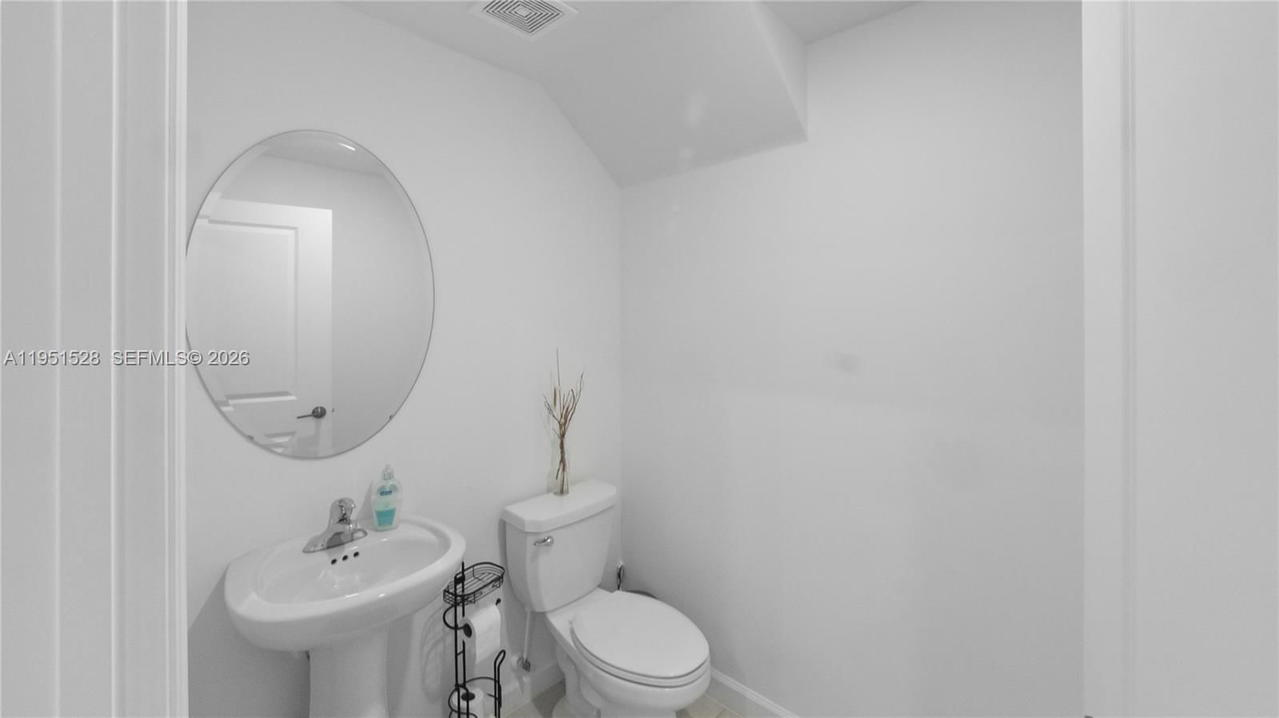 Real estate property located at 5544 27th Pl, Broward, Calcutta First Addition, Lauderhill, FL