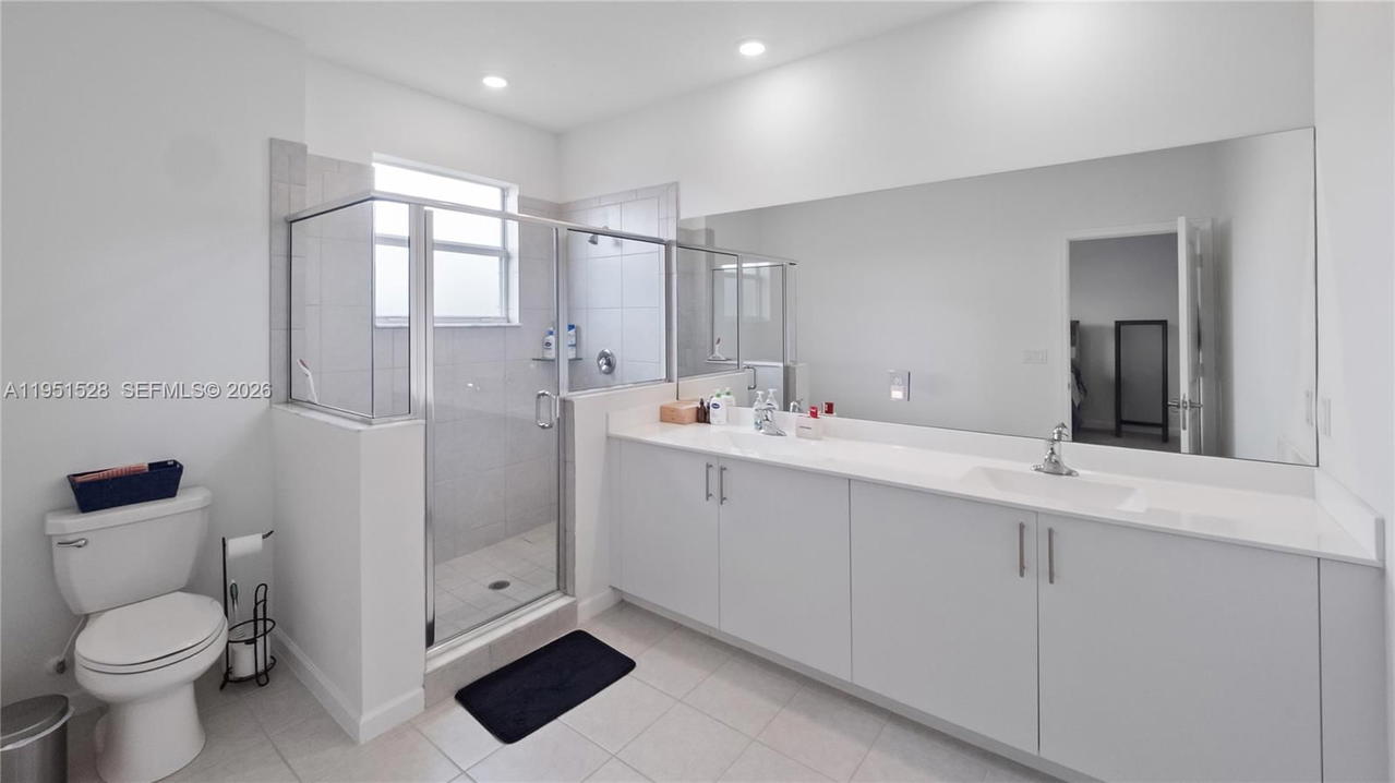 Real estate property located at 5544 27th Pl, Broward, Calcutta First Addition, Lauderhill, FL