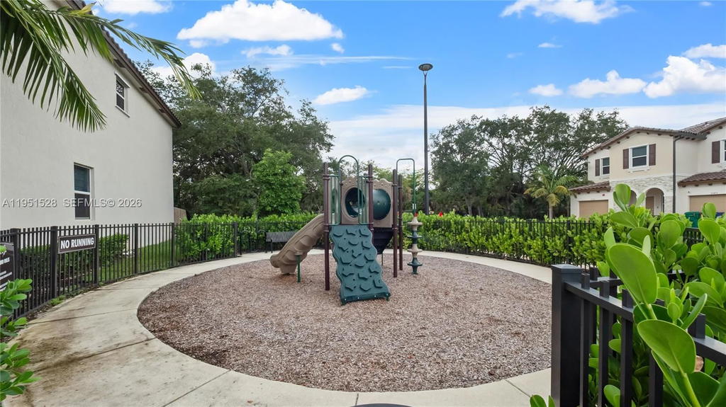 Real estate property located at 5544 27th Pl, Broward, Calcutta First Addition, Lauderhill, FL
