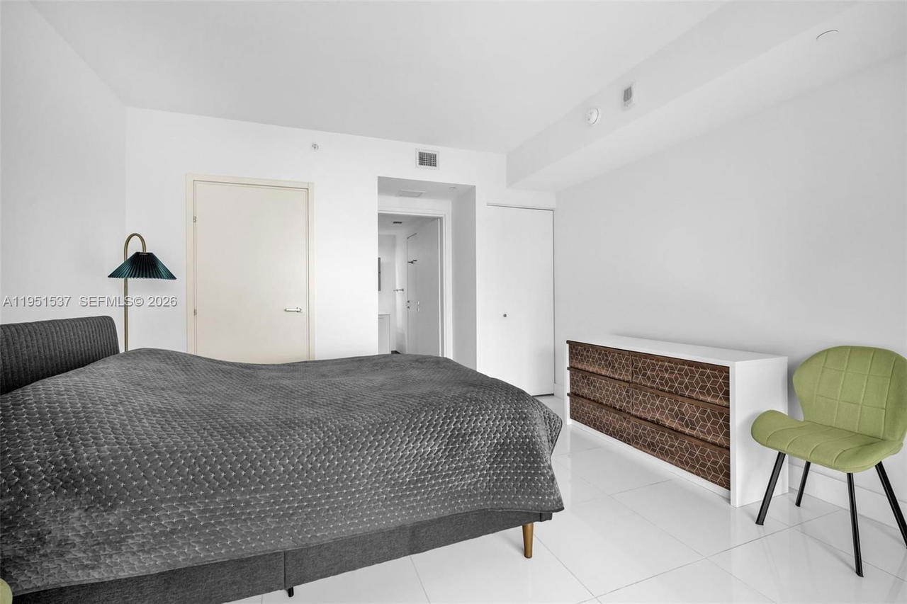 Real estate property located at 1300 Brickell Bay Dr #2507, Miami-dade, Brickellhouse Condo, Miami, FL