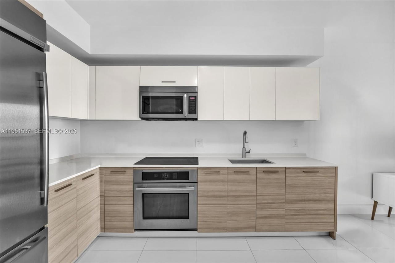Real estate property located at 1300 Brickell Bay Dr #2507, Miami-dade, Brickellhouse Condo, Miami, FL
