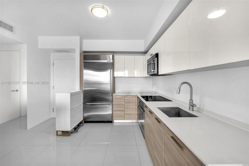 Real estate property located at 1300 Brickell Bay Dr #2507, Miami-dade, Brickellhouse Condo, Miami, FL