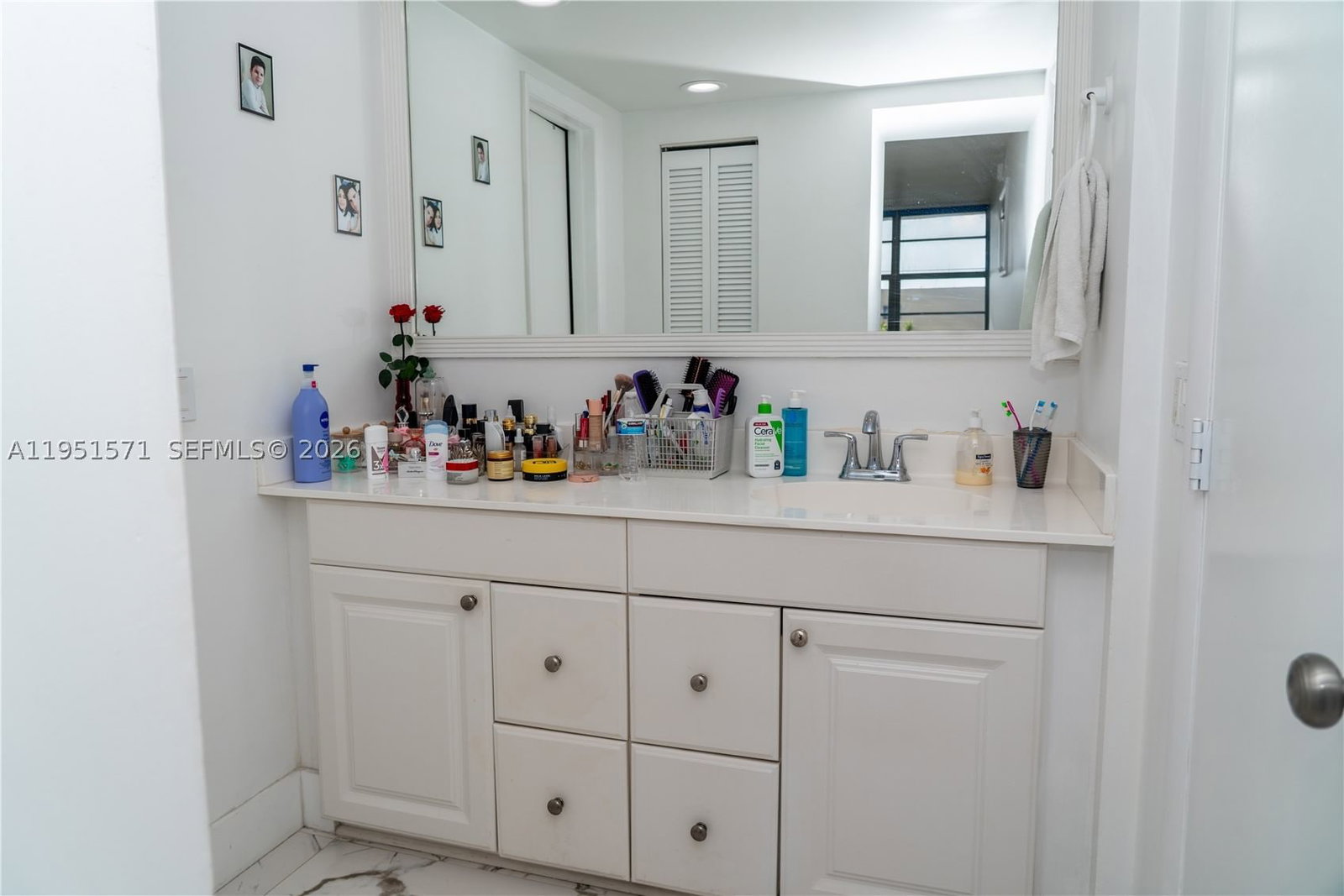 Real estate property located at 854 87th Ave #405, Miami-dade, Sandalwood Condo Apts, Miami, FL