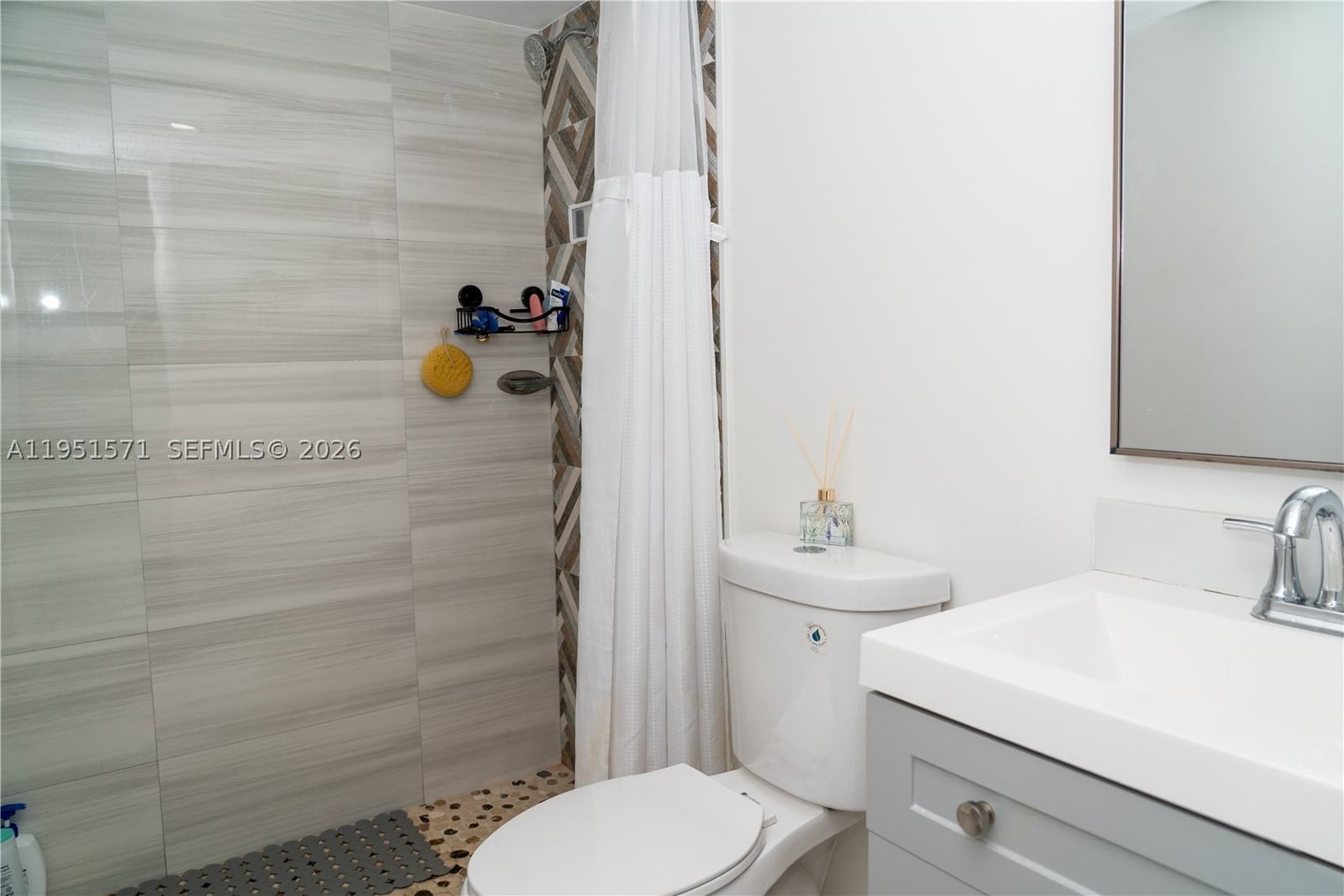 Real estate property located at 854 87th Ave #405, Miami-dade, Sandalwood Condo Apts, Miami, FL