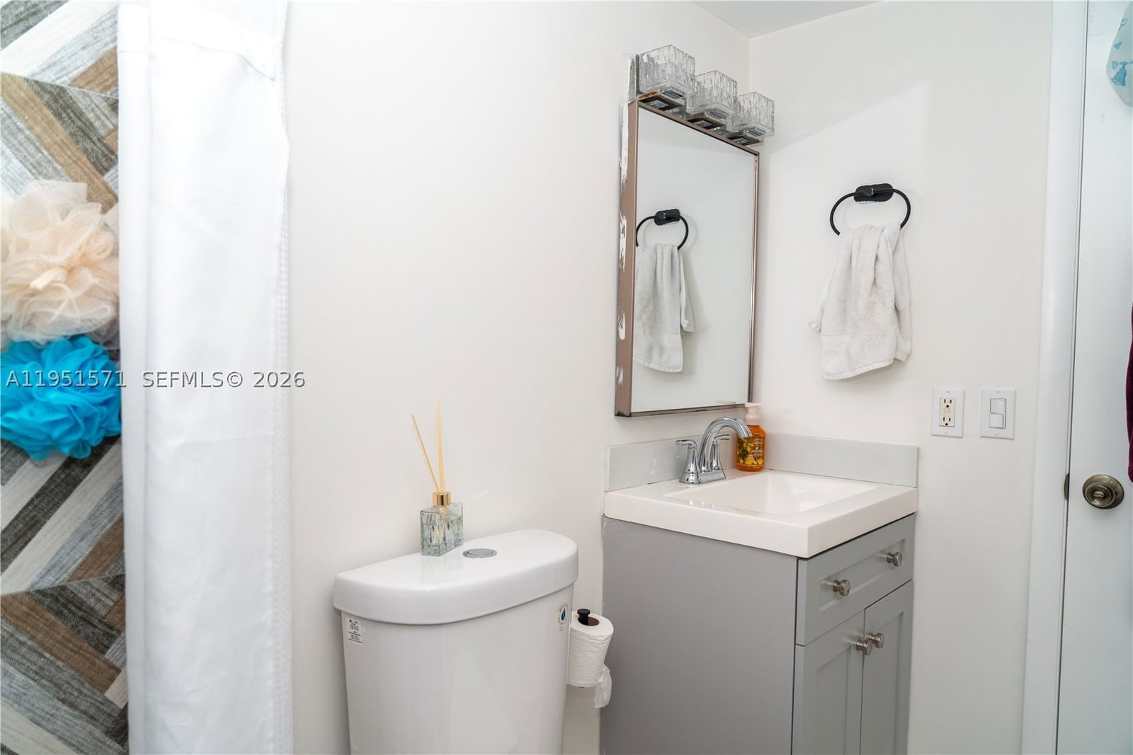 Real estate property located at 854 87th Ave #405, Miami-dade, Sandalwood Condo Apts, Miami, FL
