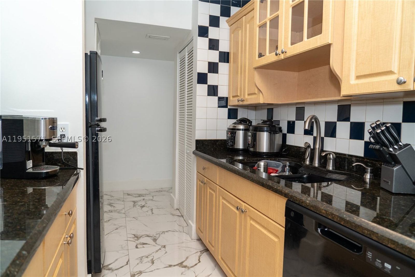 Real estate property located at 854 87th Ave #405, Miami-dade, Sandalwood Condo Apts, Miami, FL