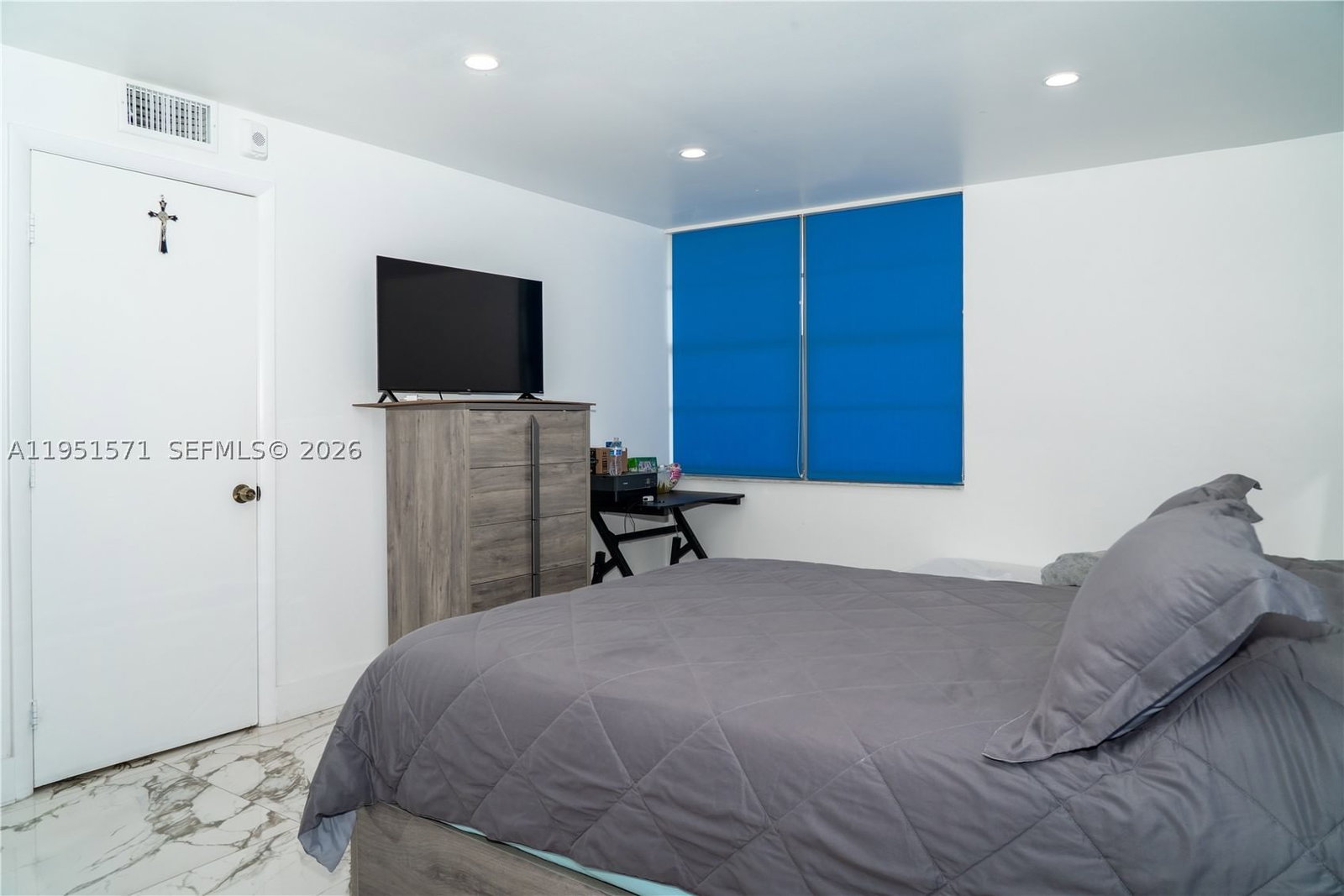 Real estate property located at 854 87th Ave #405, Miami-dade, Sandalwood Condo Apts, Miami, FL