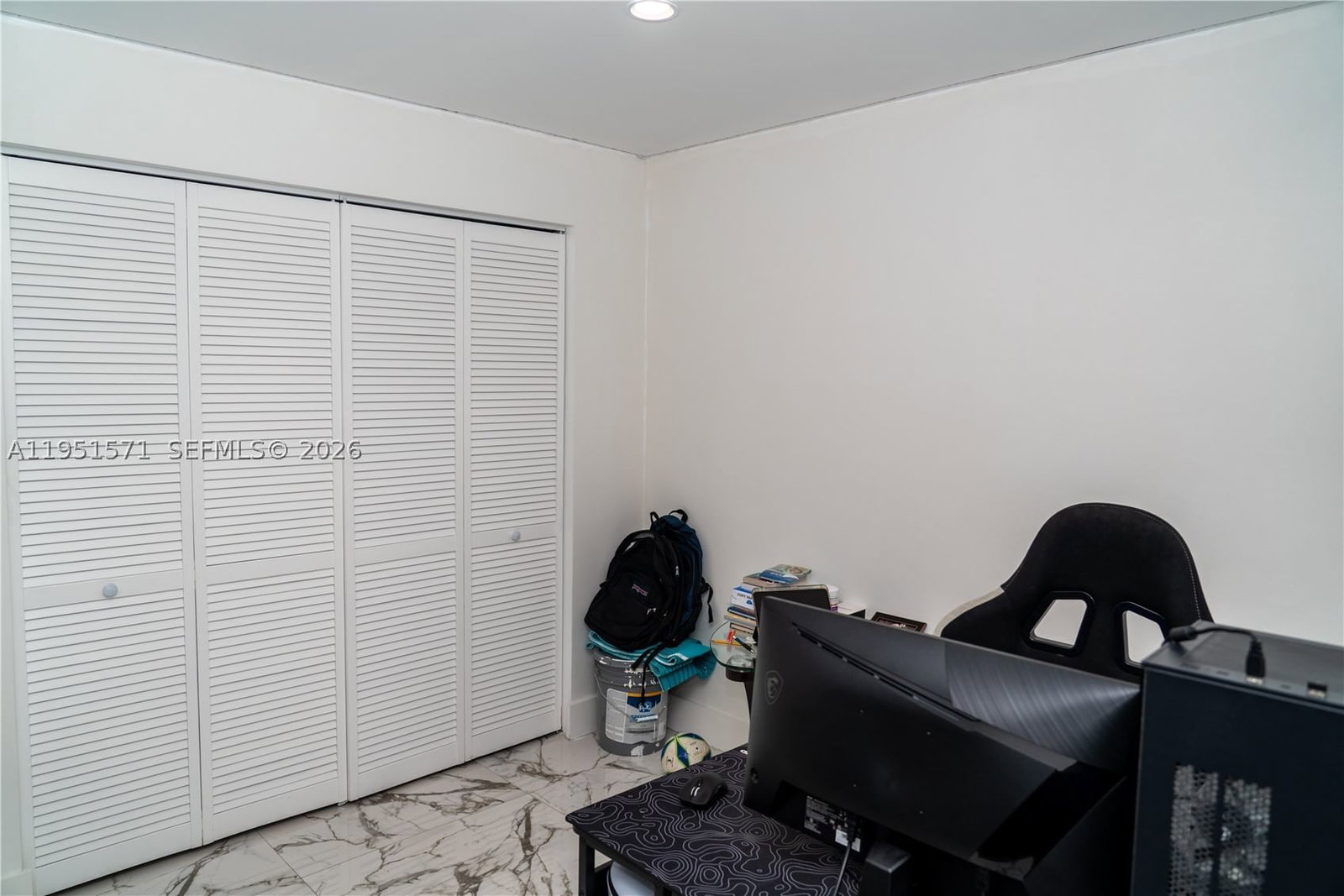 Real estate property located at 854 87th Ave #405, Miami-dade, Sandalwood Condo Apts, Miami, FL