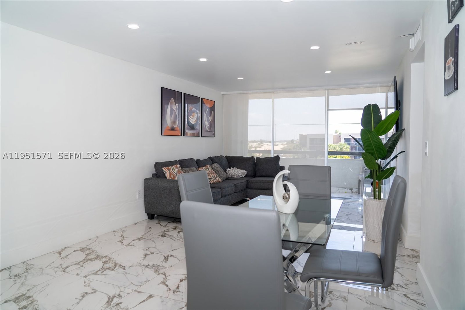 Real estate property located at 854 87th Ave #405, Miami-dade, Sandalwood Condo Apts, Miami, FL