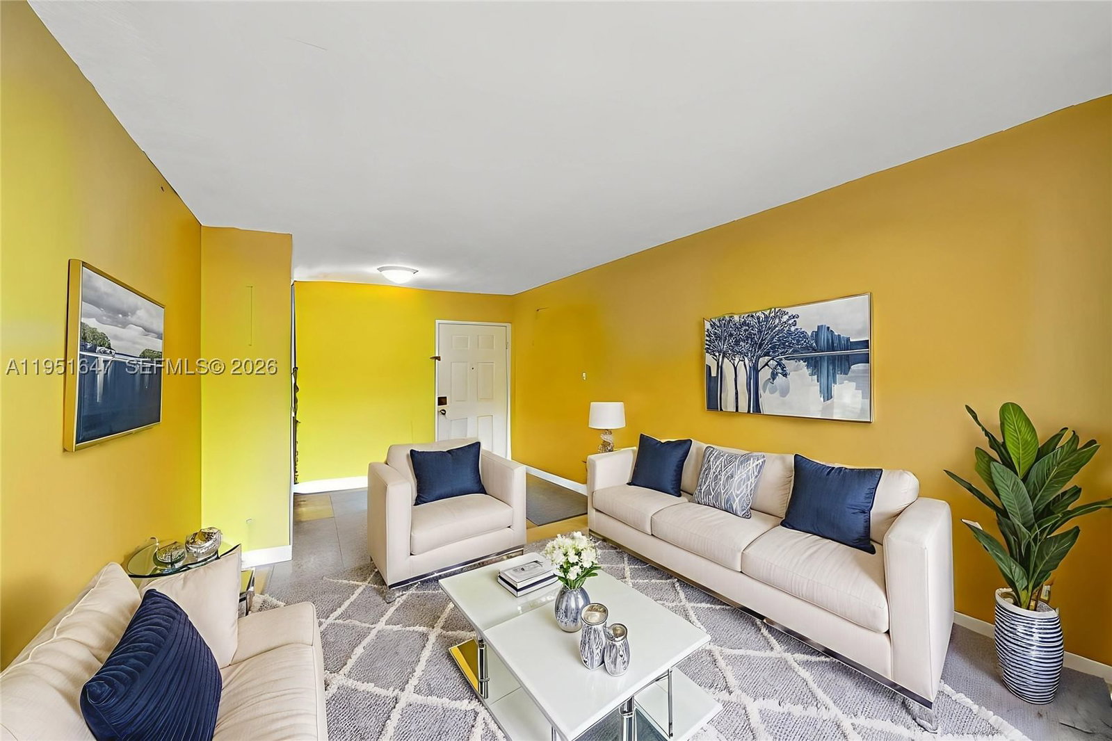 Real estate property located at 8145 7th St #315, Miami-dade, Fontainebleau Gardens Con, Miami, FL