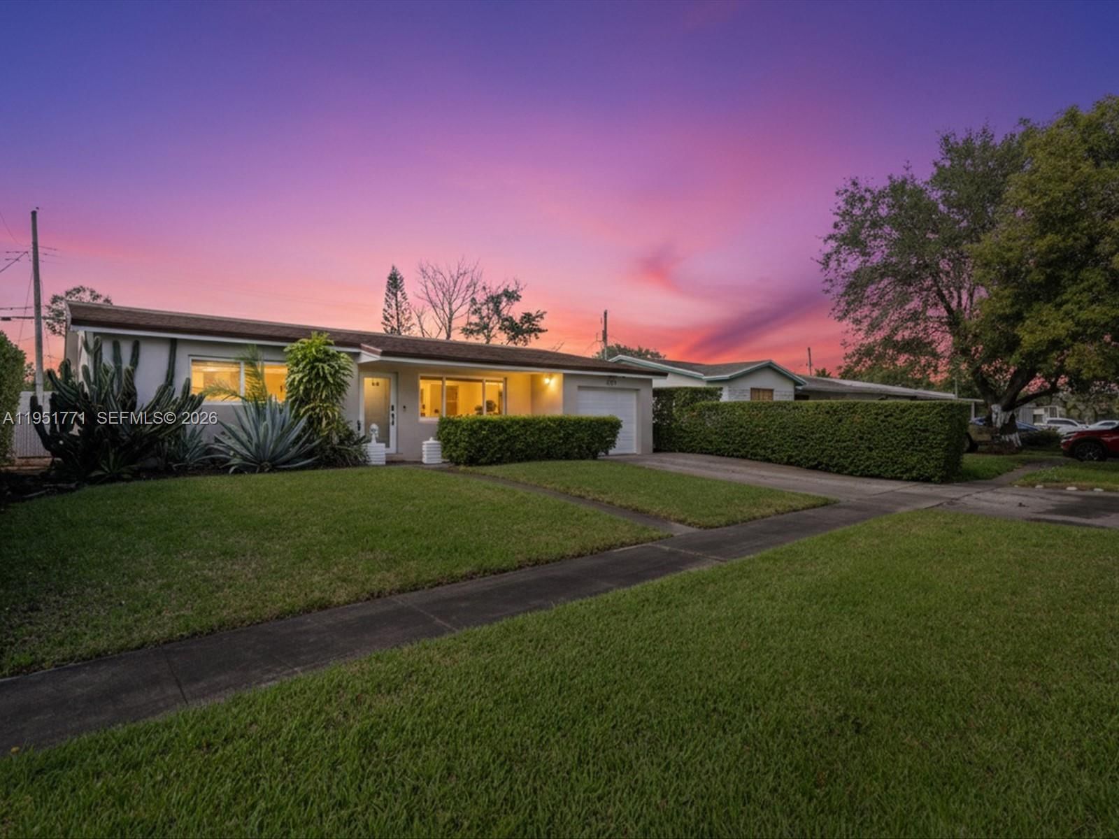 Real estate property located at 2014 31st Ct, Broward, Hollywood Heights Add Sec, Hollywood, FL