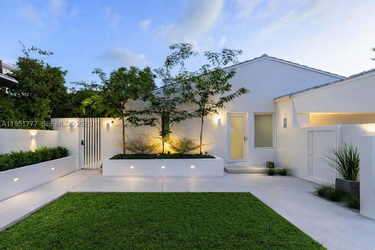 Real estate property located at 3325 Pine Tree Dr, Miami-dade, Flamingo Terrace Sub, Miami Beach, FL