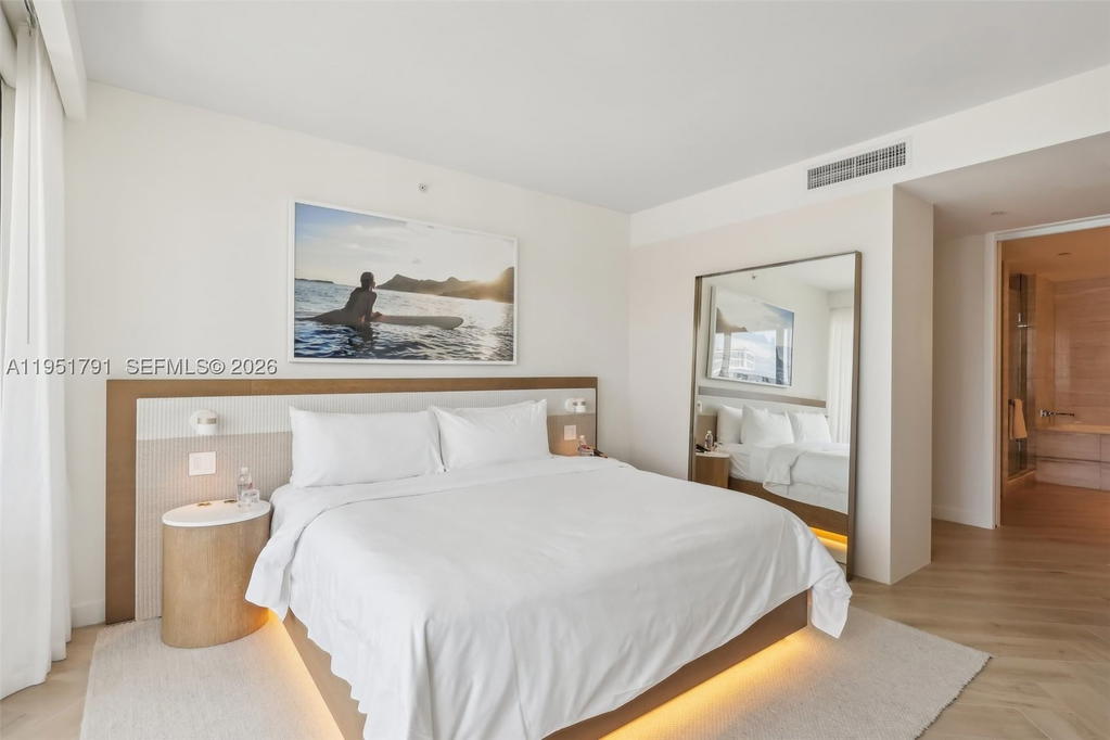 Real estate property located at 2201 Collins Ave #1511, Miami-dade, 2201 Collins Ave Condo, Miami Beach, FL
