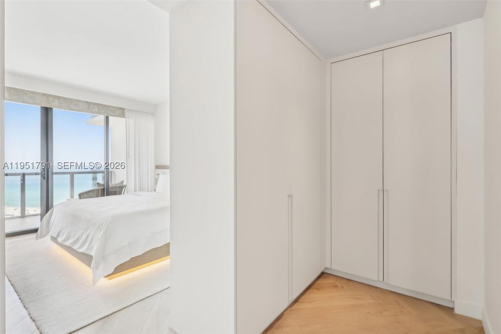 Real estate property located at 2201 Collins Ave #1511, Miami-dade, 2201 Collins Ave Condo, Miami Beach, FL