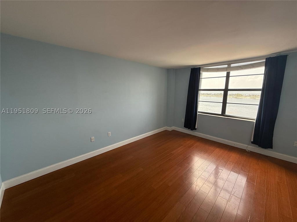 Real estate property located at 2333 Brickell Ave #602, Miami-dade, Brickell Bay Club Condo, Miami, FL
