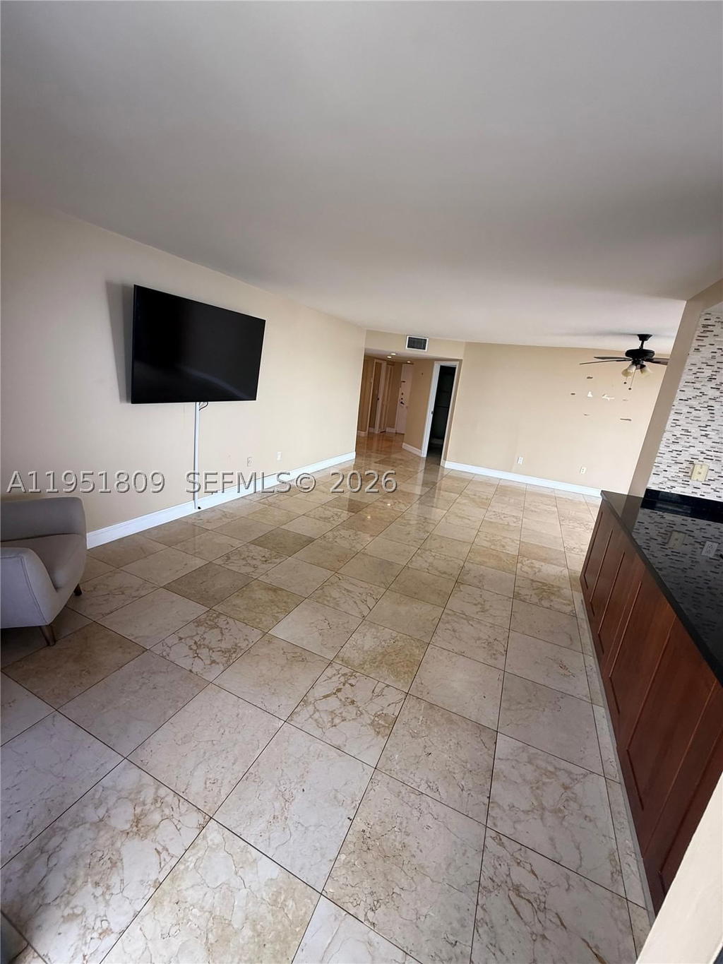 Real estate property located at 2333 Brickell Ave #602, Miami-dade, Brickell Bay Club Condo, Miami, FL