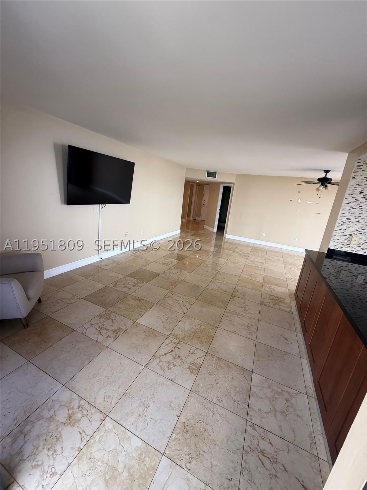 Real estate property located at 2333 Brickell Ave #602, Miami-dade, Brickell Bay Club Condo, Miami, FL