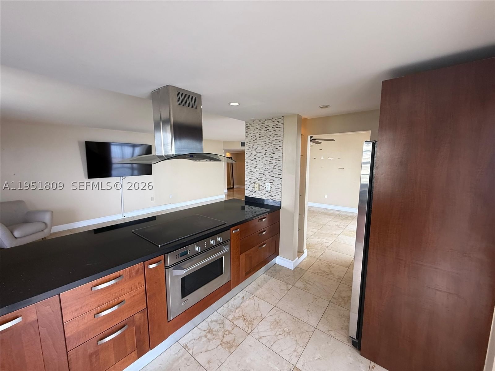 Real estate property located at 2333 Brickell Ave #602, Miami-dade, Brickell Bay Club Condo, Miami, FL