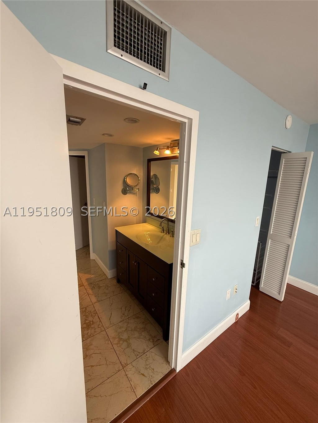 Real estate property located at 2333 Brickell Ave #602, Miami-dade, Brickell Bay Club Condo, Miami, FL