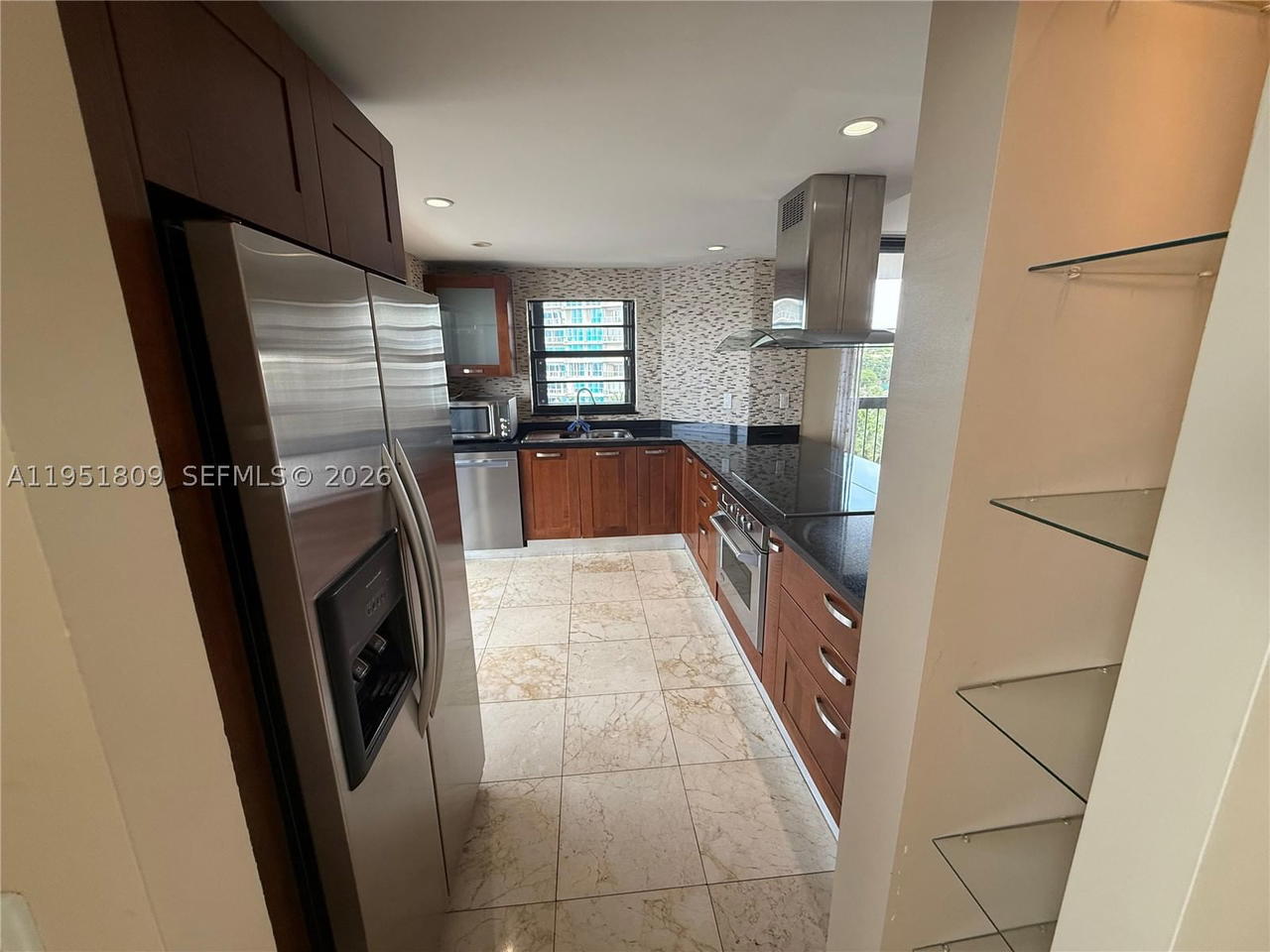 Real estate property located at 2333 Brickell Ave #602, Miami-dade, Brickell Bay Club Condo, Miami, FL