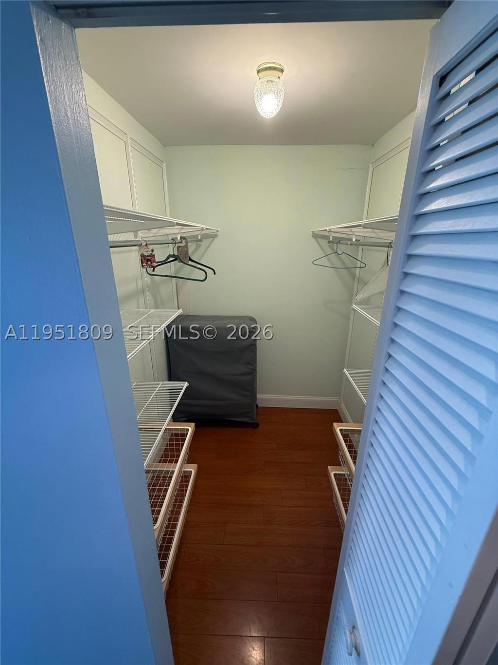Real estate property located at 2333 Brickell Ave #602, Miami-dade, Brickell Bay Club Condo, Miami, FL