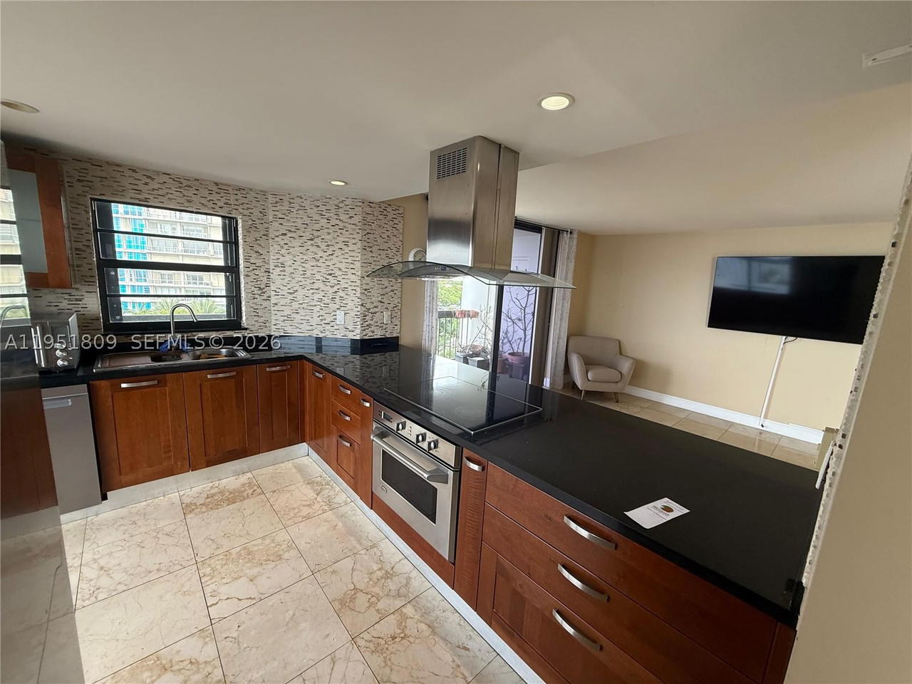 Real estate property located at 2333 Brickell Ave #602, Miami-dade, Brickell Bay Club Condo, Miami, FL