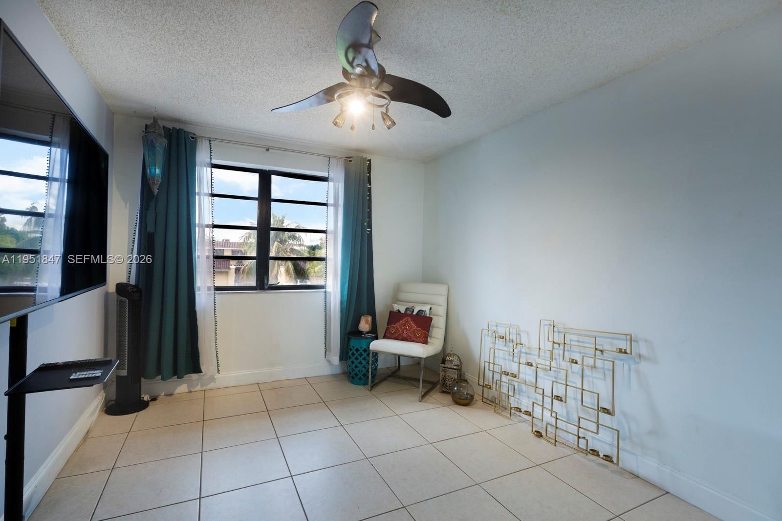 Real estate property located at 20537 6th Ct, Miami-dade, Townhouses Of The Calif C, Miami, FL