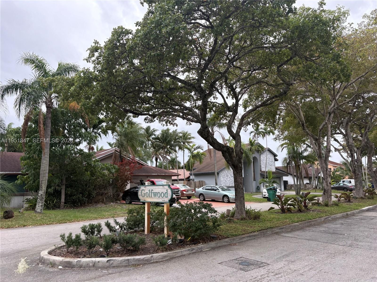 Real estate property located at 20537 6th Ct, Miami-dade, Townhouses Of The Calif C, Miami, FL