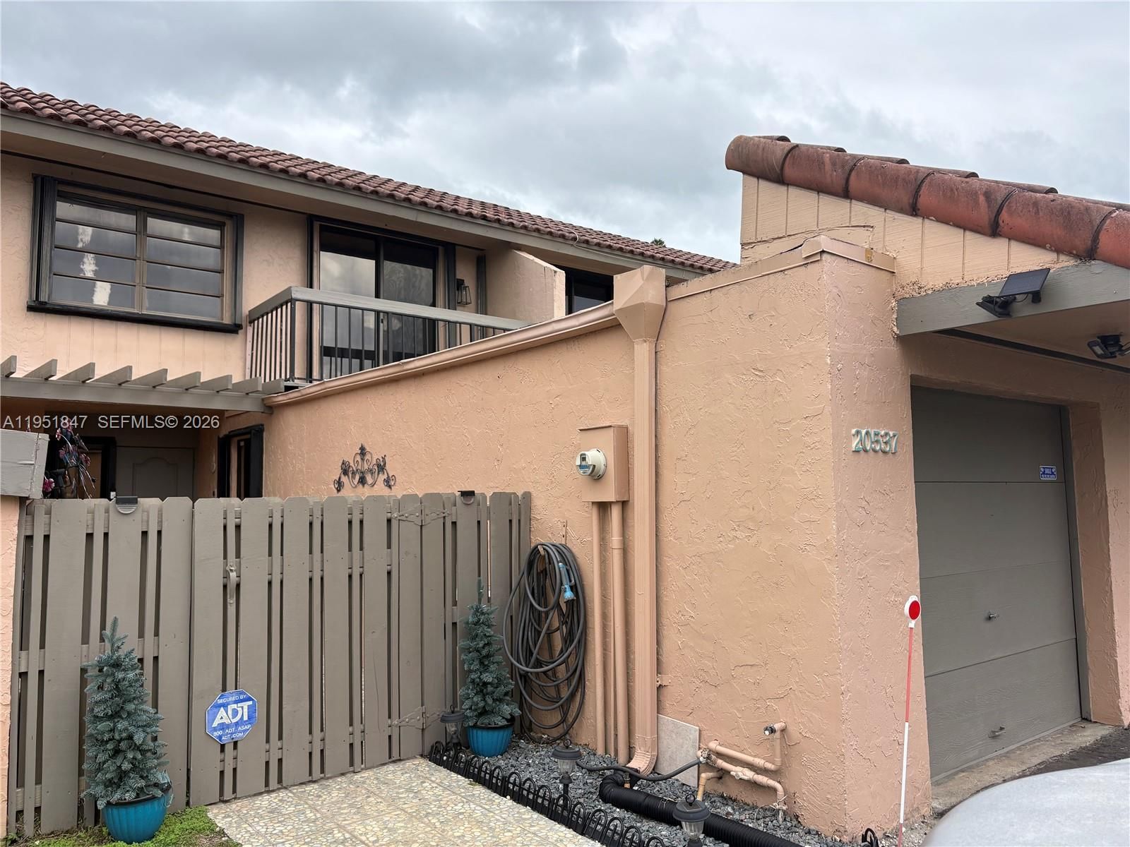 Real estate property located at 20537 6th Ct, Miami-dade, Townhouses Of The Calif C, Miami, FL