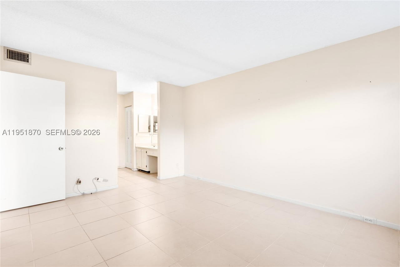 Real estate property located at 650 124th Ter #214P, Broward, Buckingham East At Centur, Pembroke Pines, FL