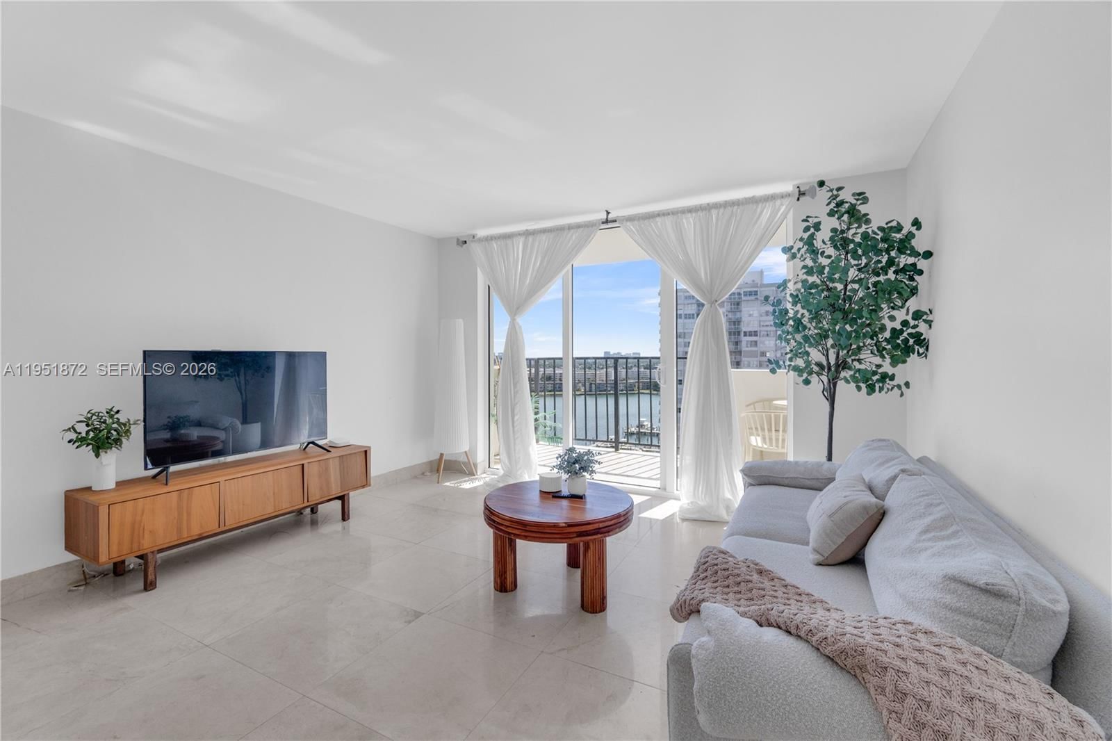Real estate property located at 2780 183rd St #1414, Miami-dade, Commodore Plaza Condo, Aventura, FL